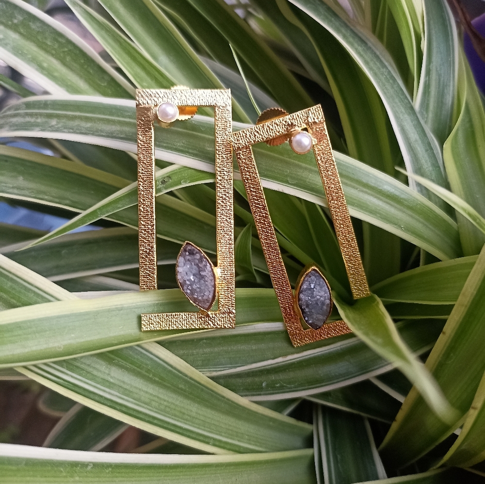 Handmade gold platted stone studded stud earrings - Picture 1 of 11